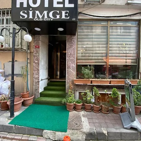 Simge Old Istanbulská provincie